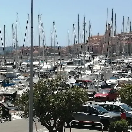 Joli Bord De Mer, Clim, Balcon, Parking Prive * Menton